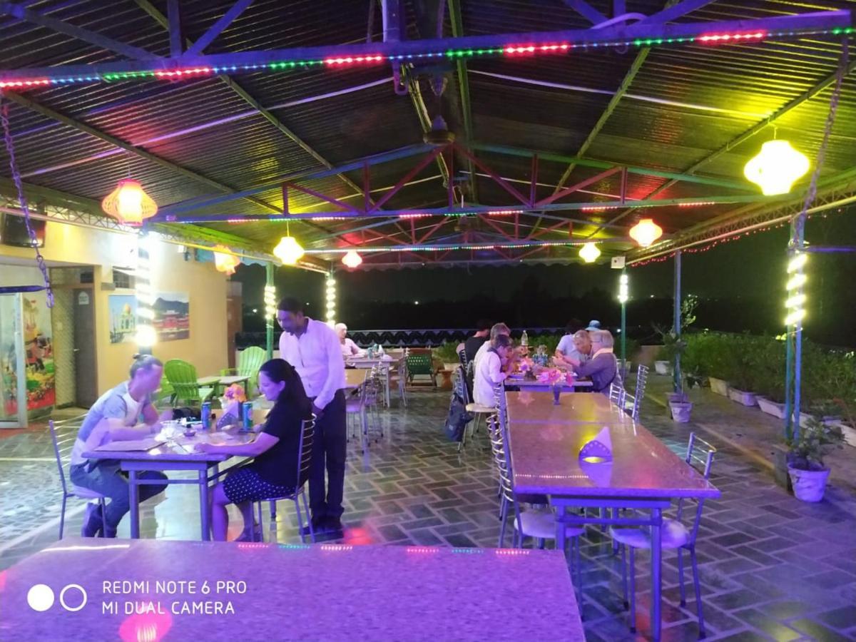 Hotel Taj Plaza, Vip Road, Agra Agra  Bagian luar foto