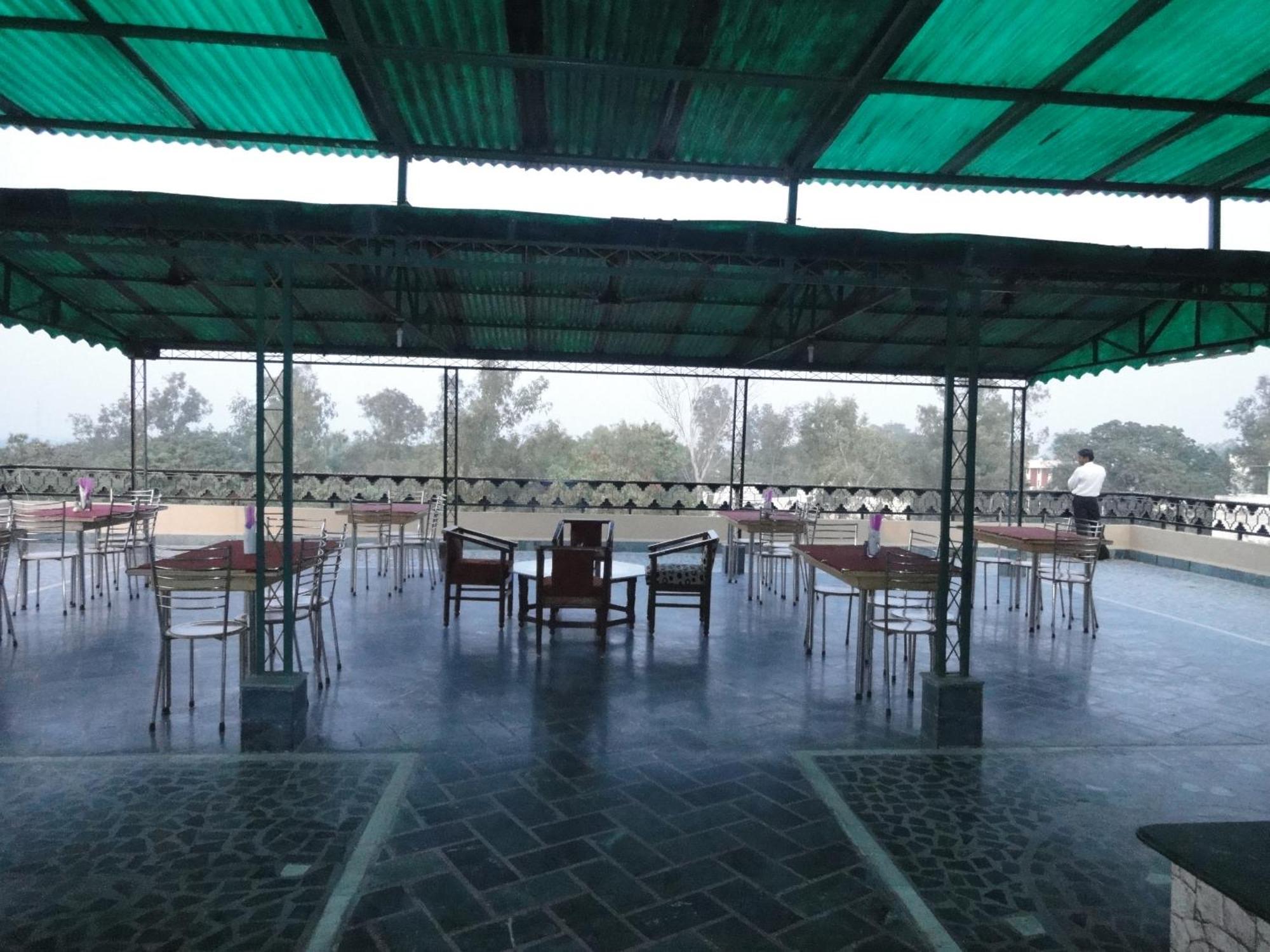 Hotel Taj Plaza, Vip Road, Agra Agra  Bagian luar foto