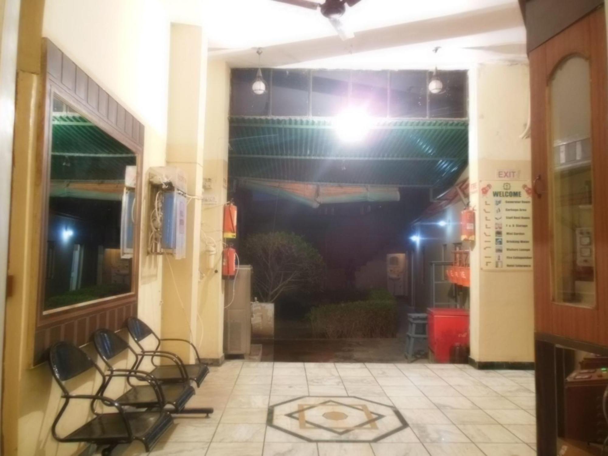 Hotel Taj Plaza, Vip Road, Agra Agra  Bagian luar foto