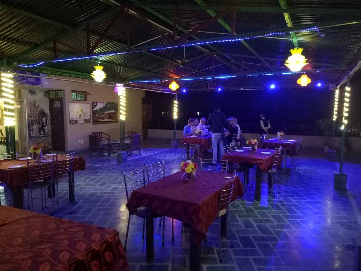 Hotel Taj Plaza, Vip Road, Agra Agra  Bagian luar foto